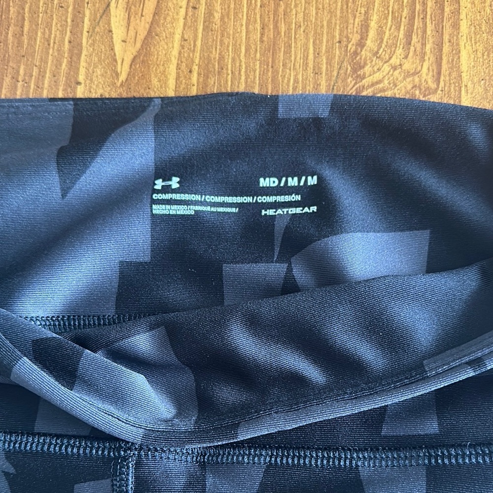 Stylish Black Patterned Leggings - image 2